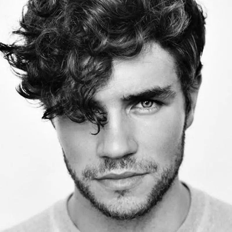 CORTE-DE-PELO-RIZADO-HOMBRE-PALMA-DE-MALLORCA-ULTIMAS-TENDENCIAS-PELUQUERIA-MOURE-14