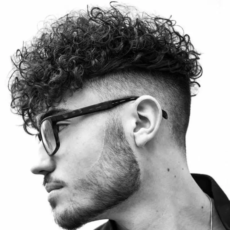 CORTE-DE-PELO-RIZADO-HOMBRE-PALMA-DE-MALLORCA-ULTIMAS-TENDENCIAS-PELUQUERIA-MOURE-3