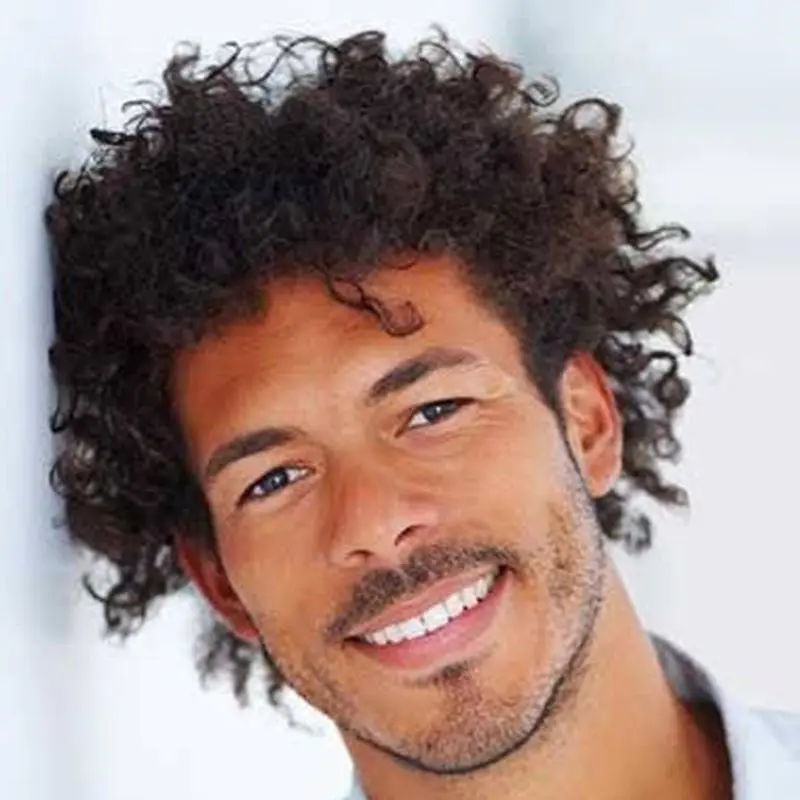 CORTE-DE-PELO-RIZADO-HOMBRE-PALMA-DE-MALLORCA-ULTIMAS-TENDENCIAS-PELUQUERIA-MOURE-8