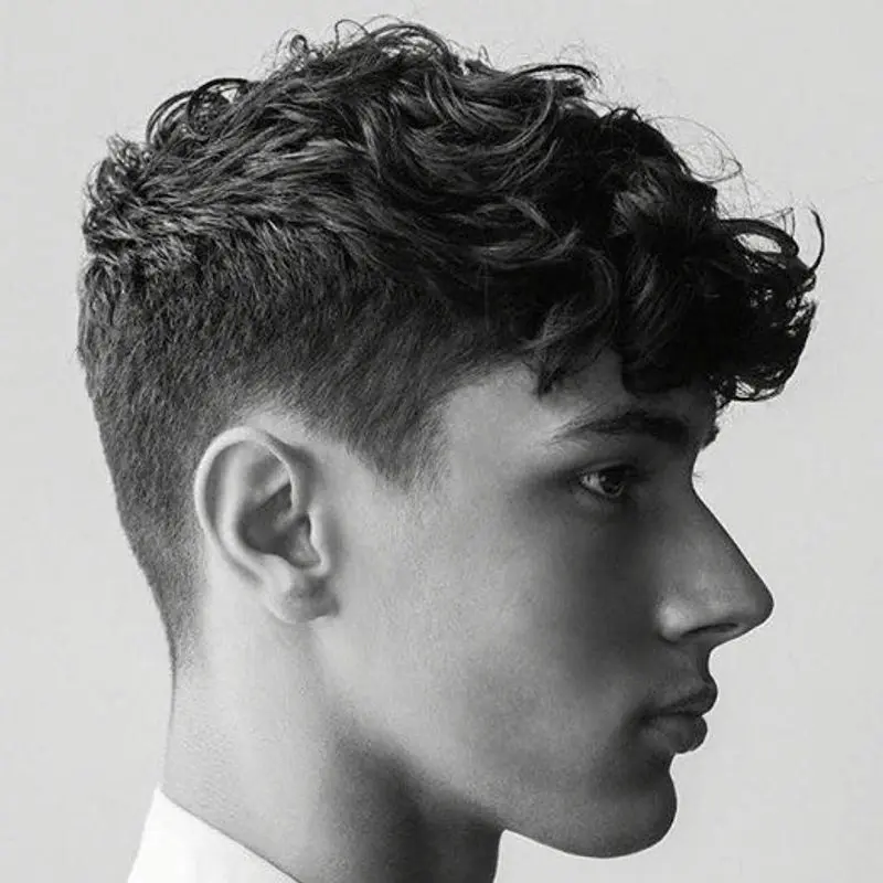 CORTE-DE-PELO-RIZADO-HOMBRE-PALMA-DE-MALLORCA-ULTIMAS-TENDENCIAS-PELUQUERIA-MOURE-9