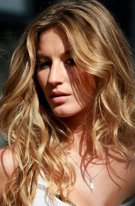 EJEMPLOS-BABY-LIGHTS-REFLEJOS-Y-MECHAS-ULTIMAS-TENDENCIAS-MOURE-7