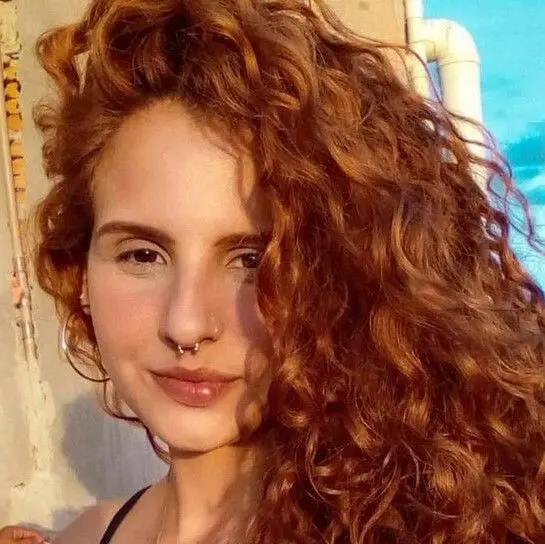 MECHAS-Y-COLORES-ROJIZOS-COBRIZOS-Y-PELIROJO-PELUQUERIA-MOURE-MALLORCA-PELO-RIZADO-4
