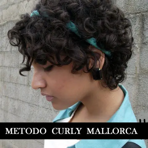 RECUPERACION-DE-RIZOS-METODO-CURLY-PELUQUERIA-MOURE-PALMA-DE-MALLORCA-2-480x480.jpg