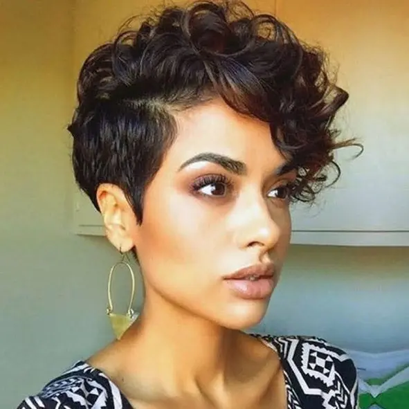 corte-de-pelo-corto-rizado-estilo-bob-2