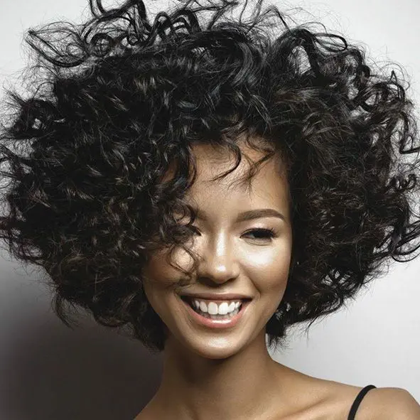 corte-de-pelo-rizado-maxi-volumen-mallorca-1