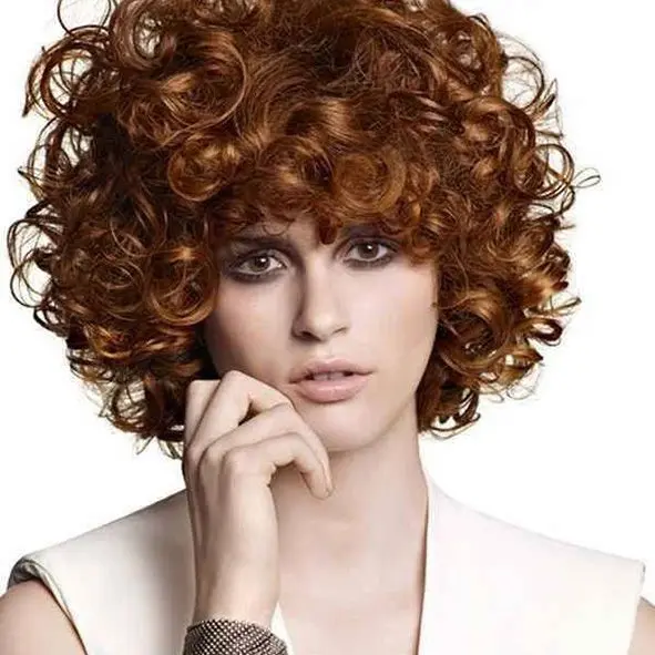 corte-de-pelo-rizado-media-melena-estilo-bola-palma-de-mallorca-1