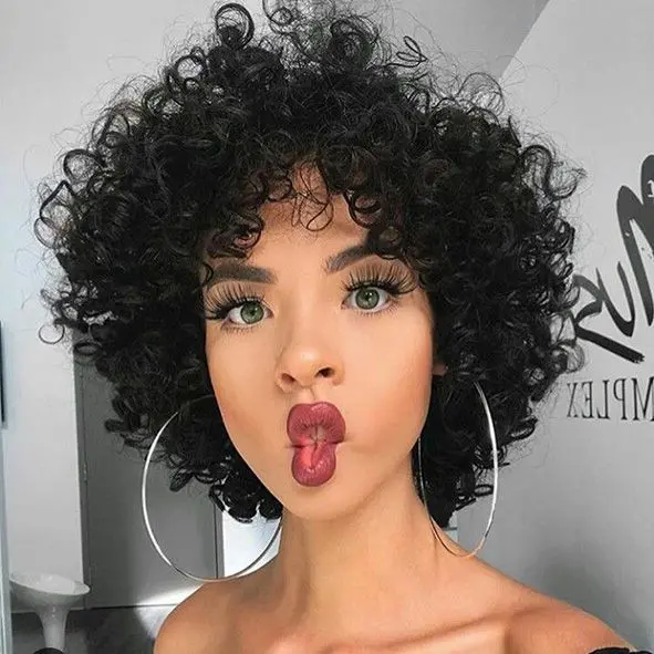 corte-de-pelo-rizado-media-melena-estilo-bola-palma-de-mallorca-3