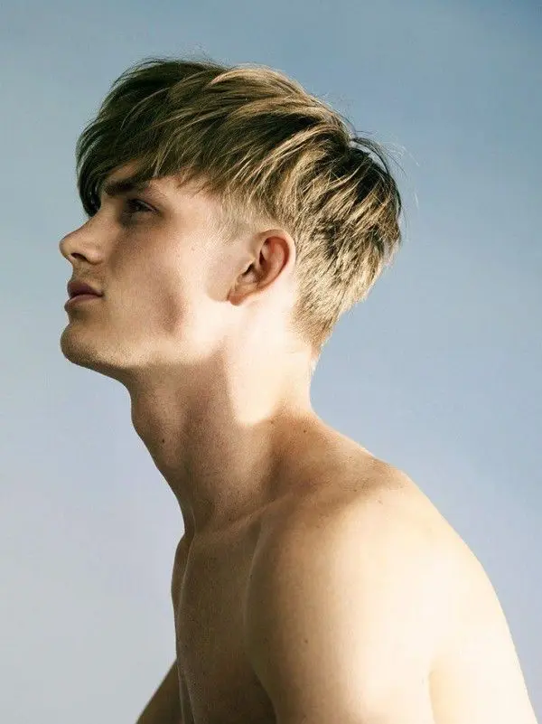 los-mejores-cortes-de-pelo-y-peinados-para-hombre-tendencia-cabello-corto-primavera-verano-2015-flequillo-600x801-1