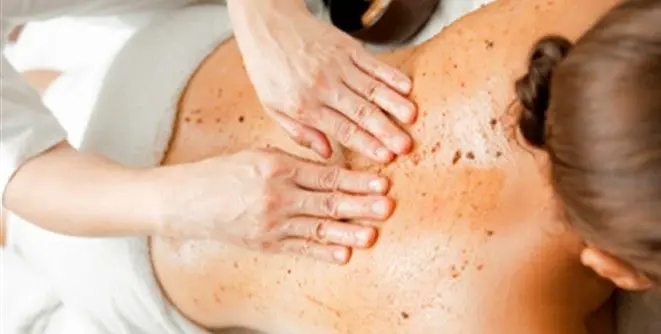 TRATAMIENTO-DE-ACNE-EN-LA-ESPALDA-MALLORCA-CENTROS-MOURE-11