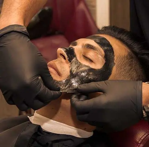 TRATAMIENTO-FACIAL-PELUQUERIA-HOMBRE-BARBERIA-PALMA-DE-MALLORCA-MOURE-10