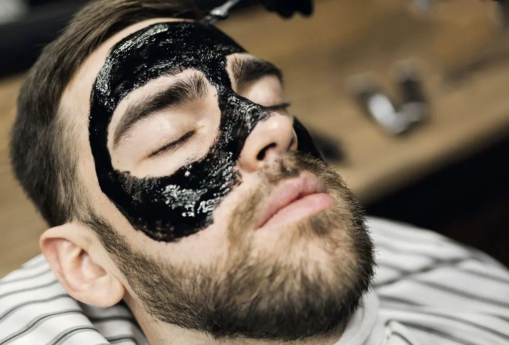 TRATAMIENTO-FACIAL-PELUQUERIA-HOMBRE-BARBERIA-PALMA-DE-MALLORCA-MOURE-2